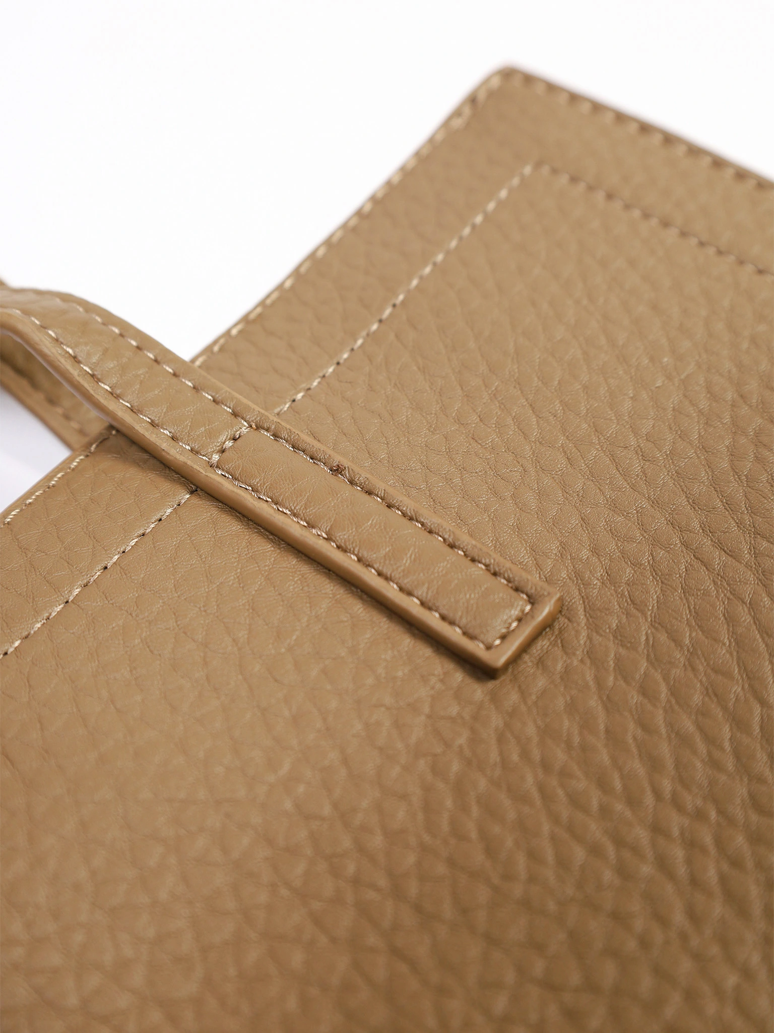 Сумка-тоут с плоскими ручками с декоративным платком в ассортименте